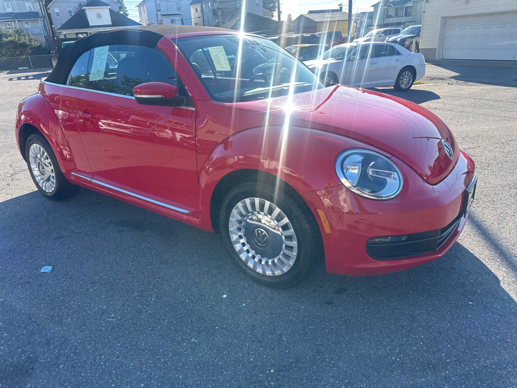 2013 Volkswagen Beetle Image 8