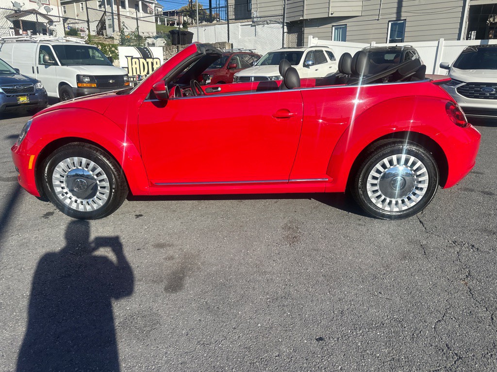 2013 Volkswagen Beetle Image 10