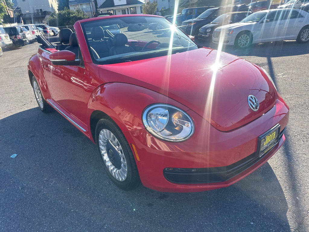 2013 Volkswagen Beetle Image 16