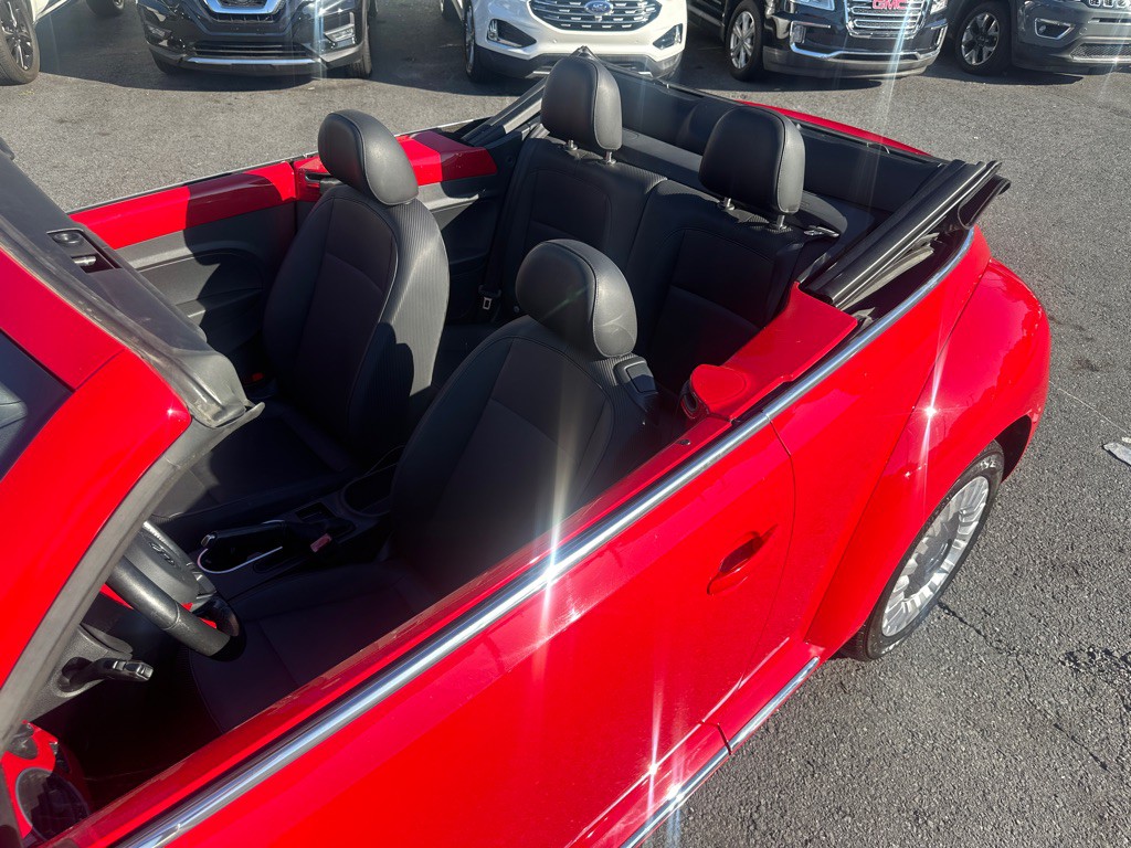 2013 Volkswagen Beetle Image 17