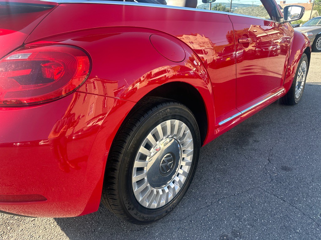 2013 Volkswagen Beetle Image 27