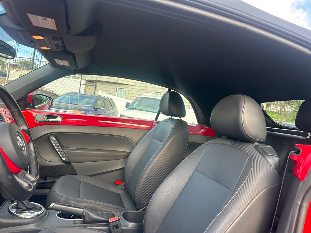 2013 Volkswagen Beetle Image 36
