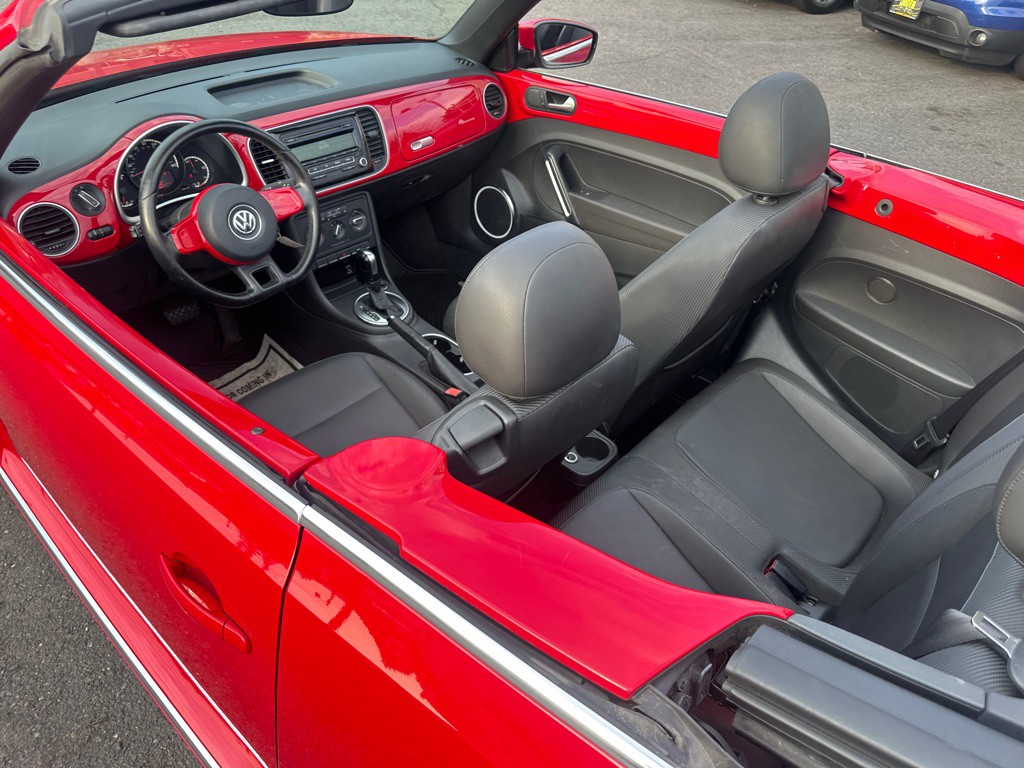 2013 Volkswagen Beetle Image 44