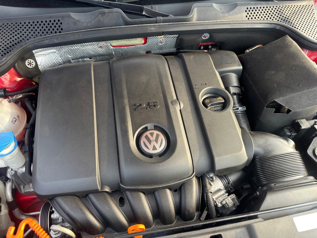 2013 Volkswagen Beetle Image 46
