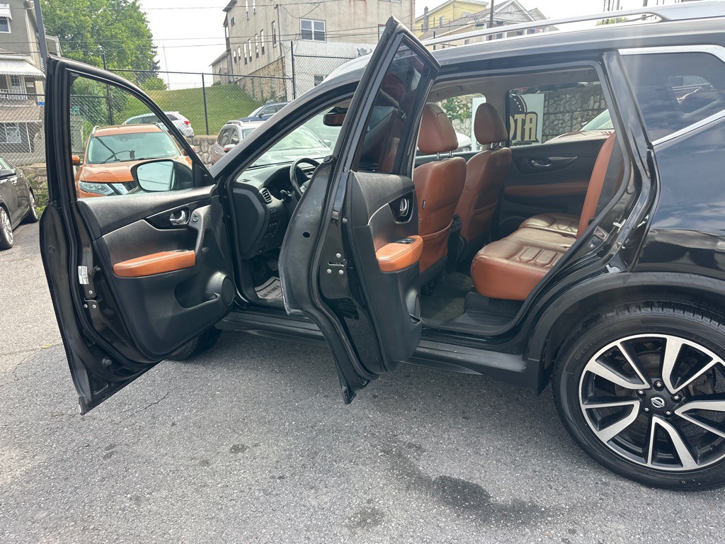 2018 Nissan Rogue Image 3