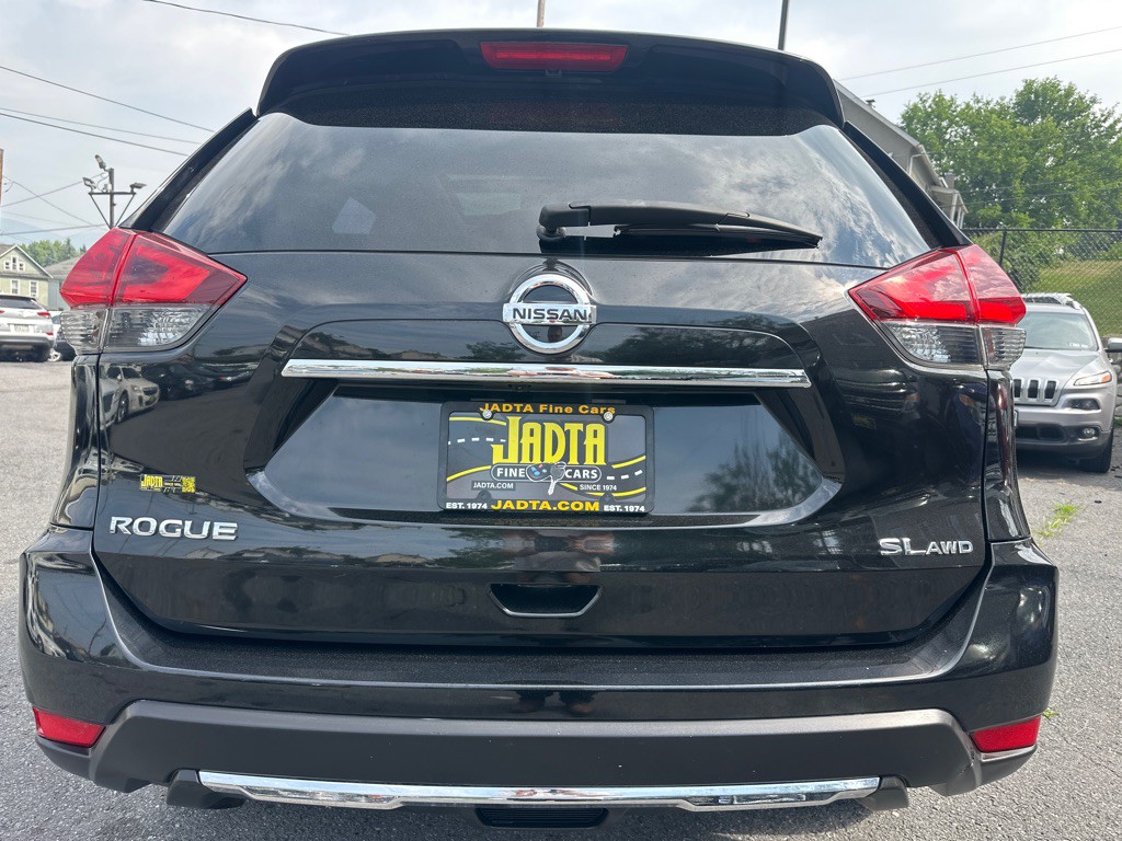 2018 Nissan Rogue Image 6