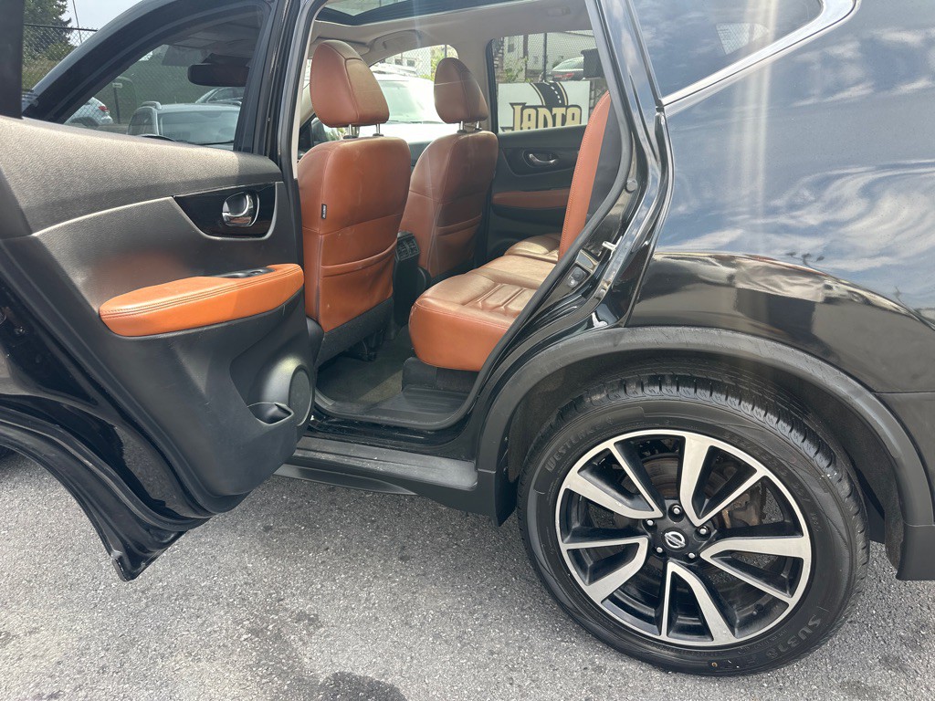 2018 Nissan Rogue Image 13