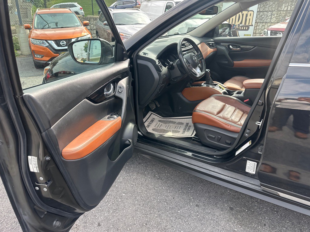 2018 Nissan Rogue Image 14