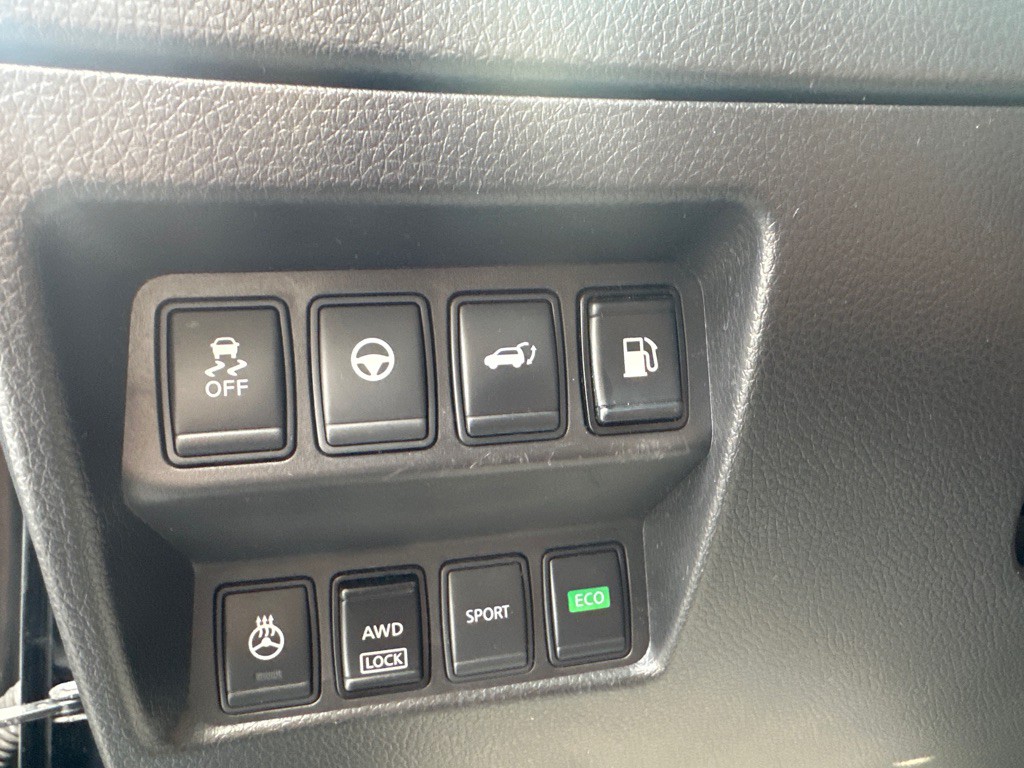 2018 Nissan Rogue Image 18