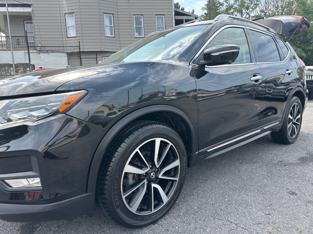 2018 Nissan Rogue Image 32
