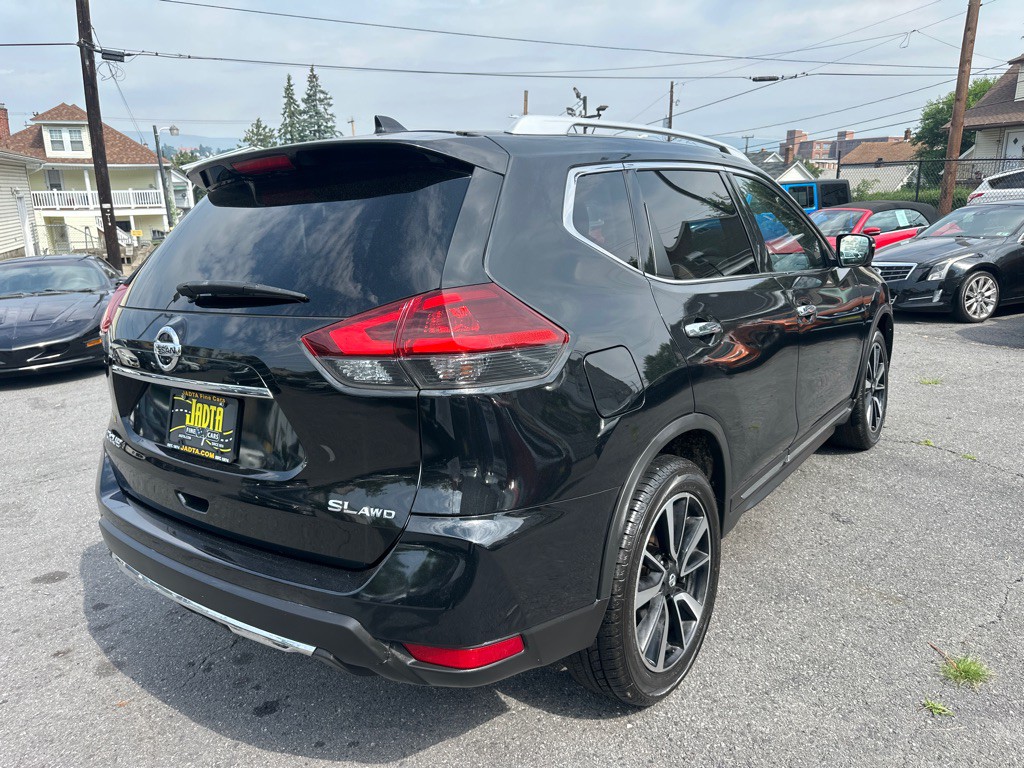 2018 Nissan Rogue Image 36