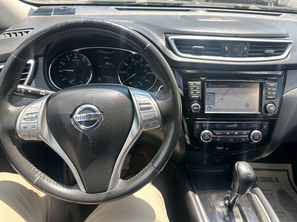 2016 Nissan Rogue Image 9