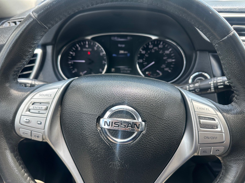 2016 Nissan Rogue Image 12
