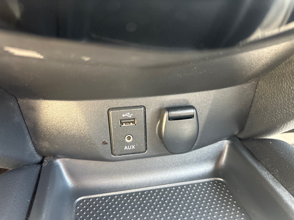 2016 Nissan Rogue Image 16