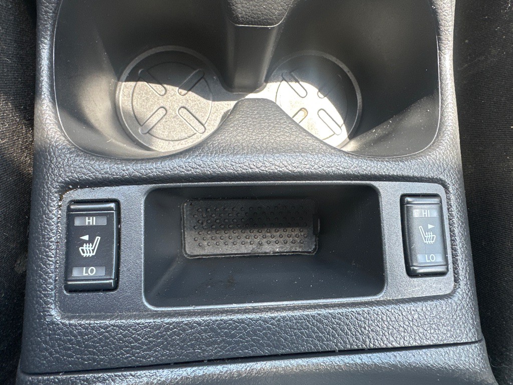 2016 Nissan Rogue Image 17
