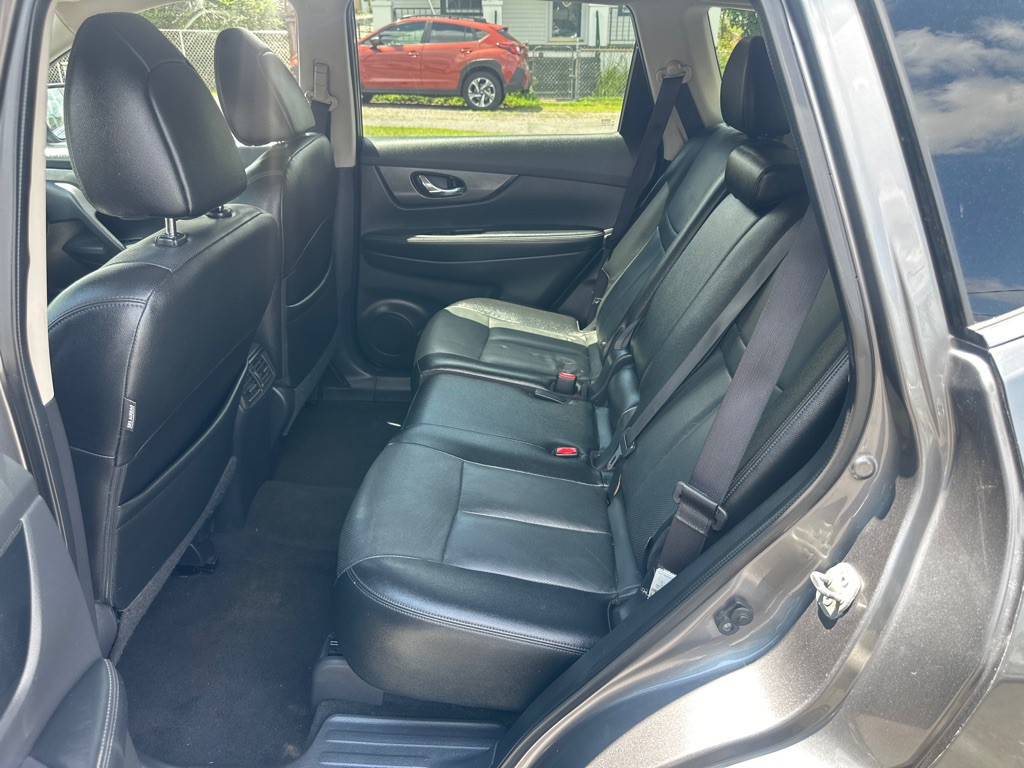 2016 Nissan Rogue Image 23