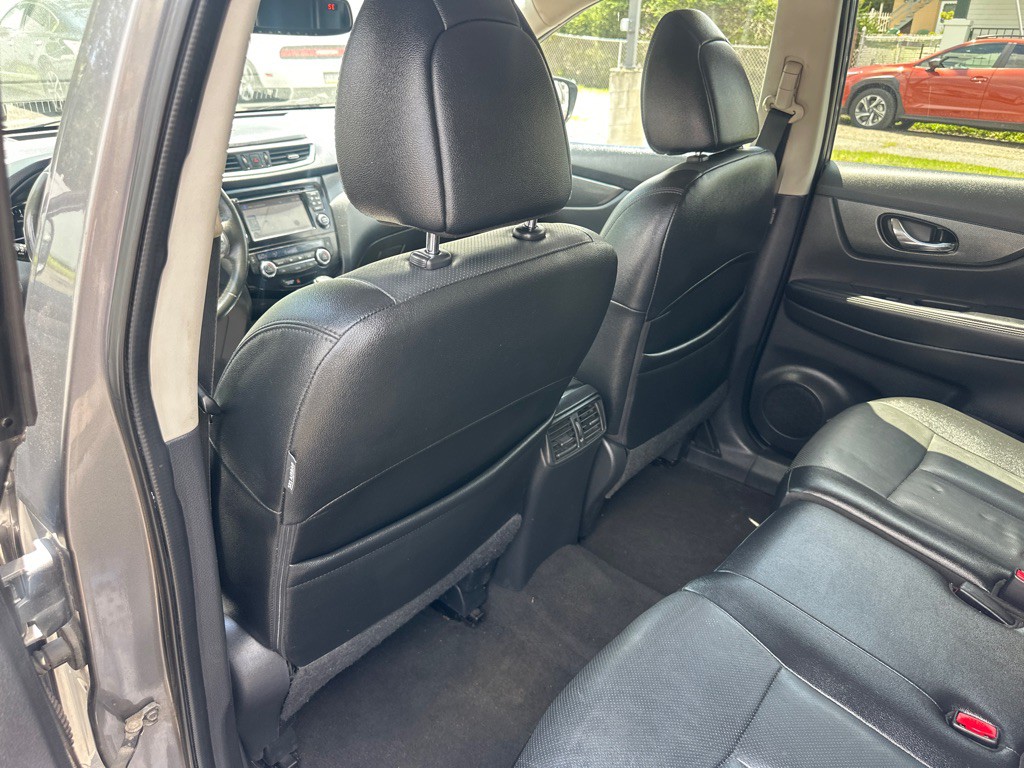 2016 Nissan Rogue Image 24