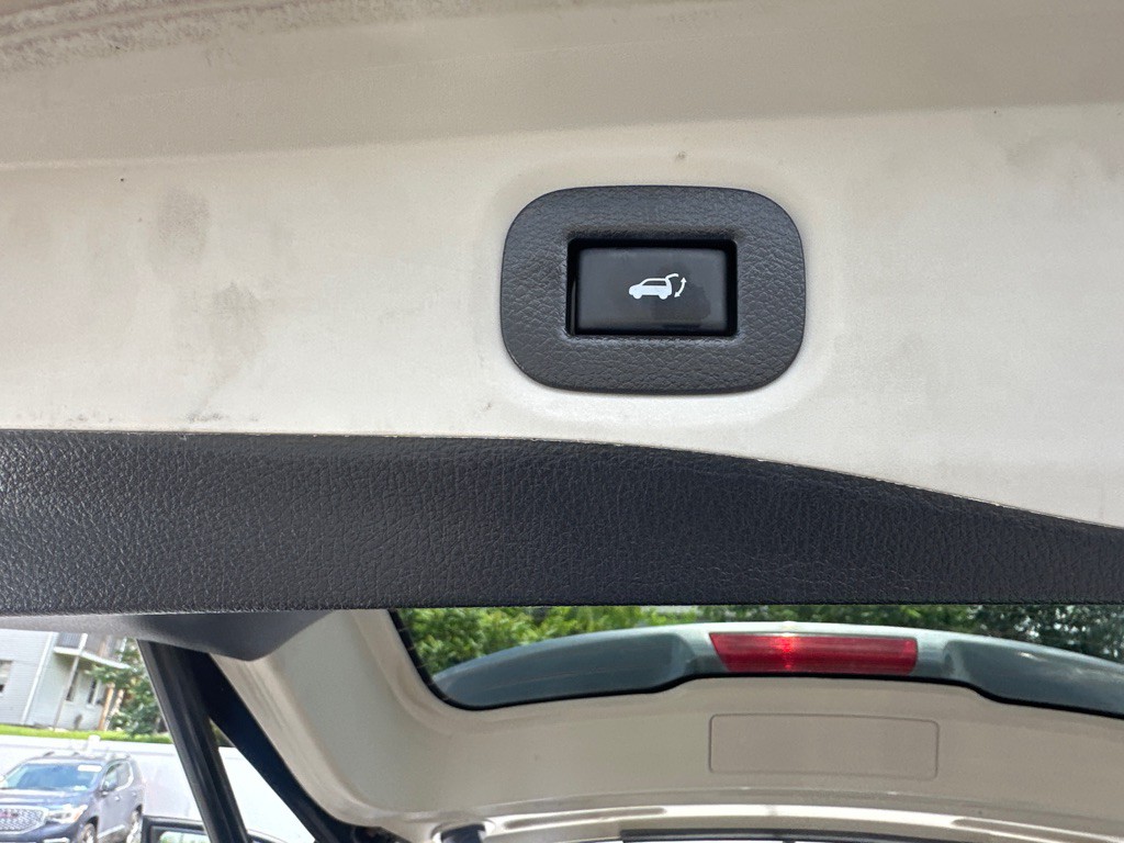 2016 Nissan Rogue Image 28