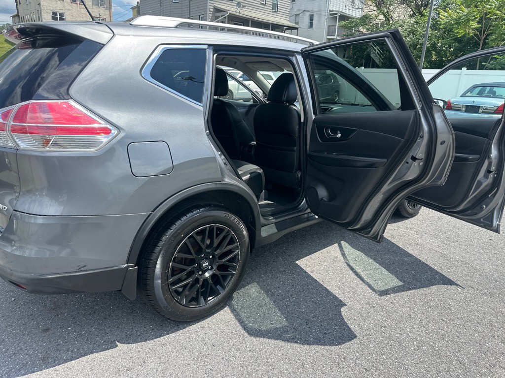 2016 Nissan Rogue Image 35