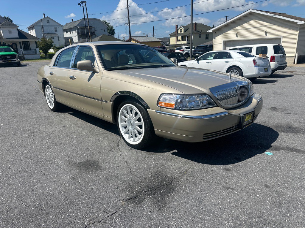 2006 Lincoln Town Car Image 3