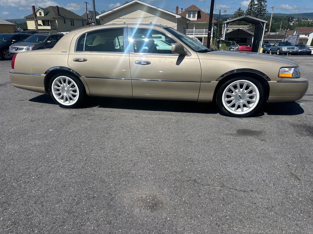 2006 Lincoln Town Car Image 4