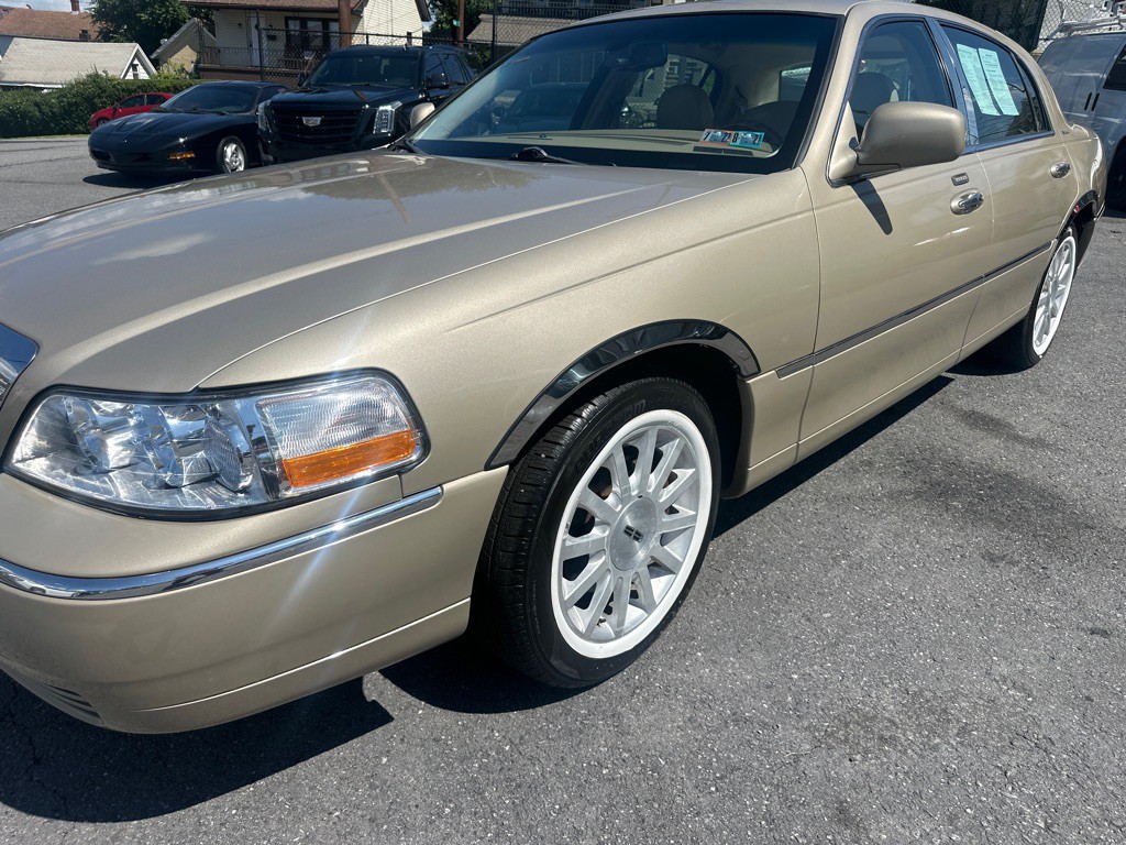 2006 Lincoln Town Car Image 12