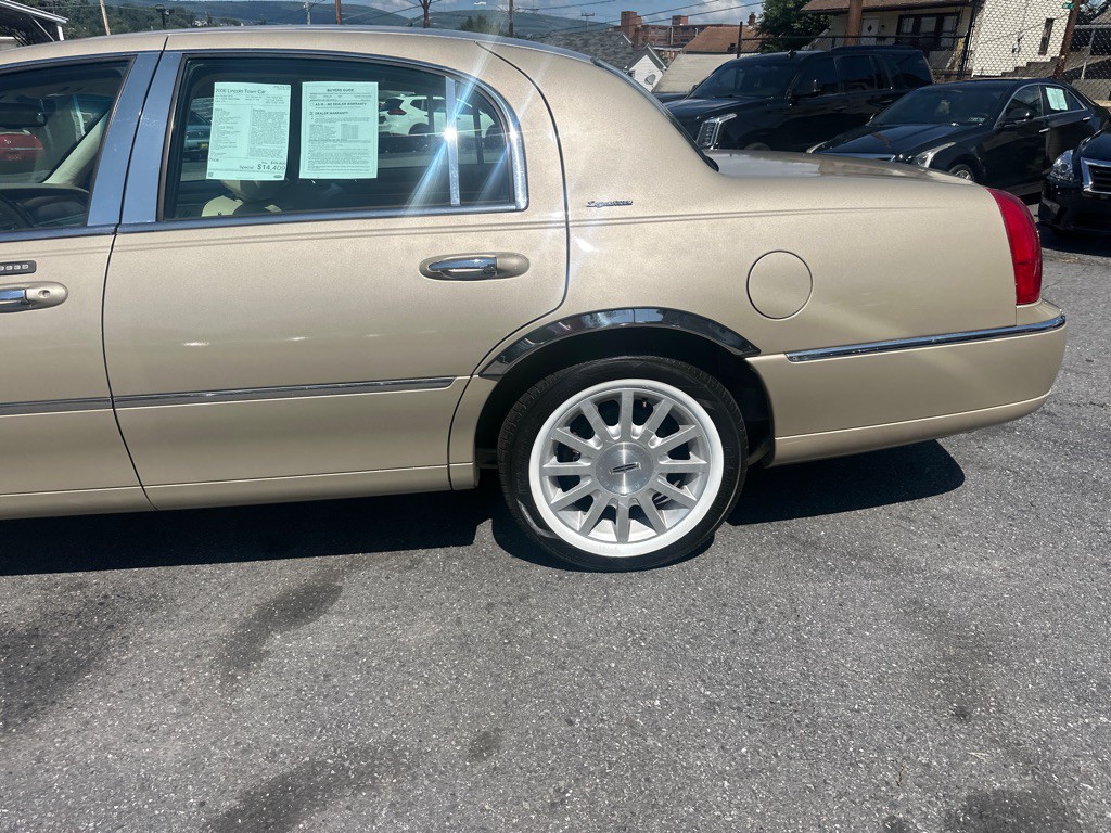 2006 Lincoln Town Car Image 16