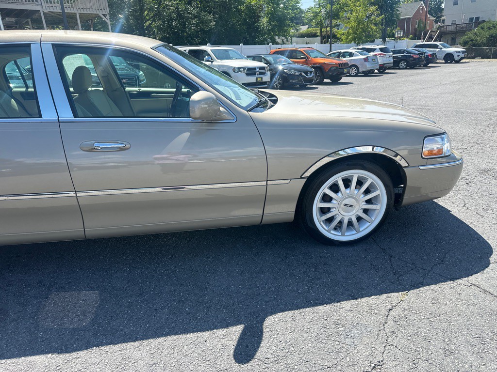 2006 Lincoln Town Car Image 18