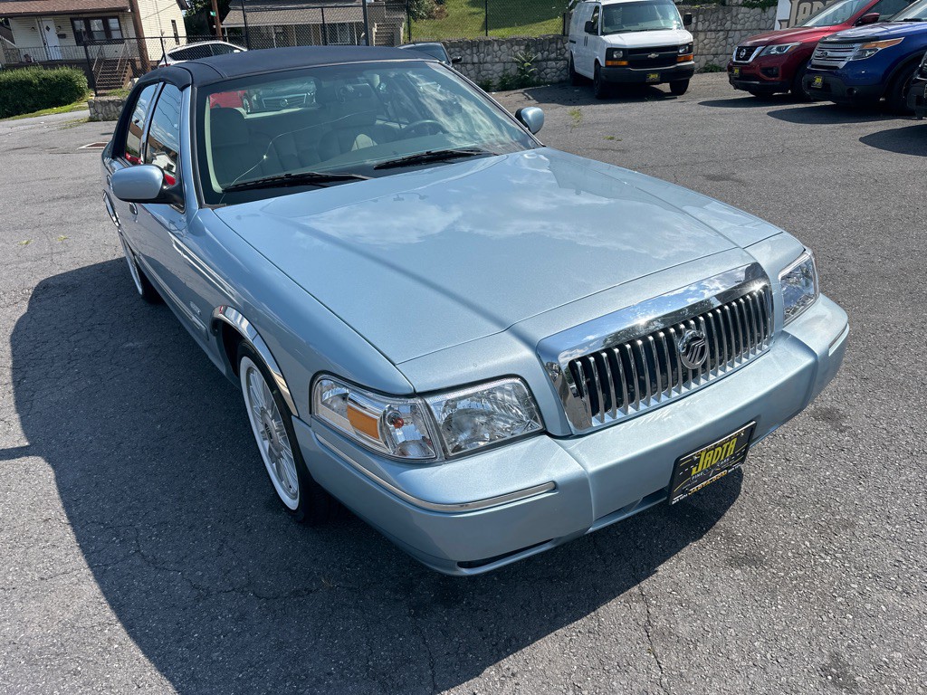 2010 Mercury Grand Marquis Image 8