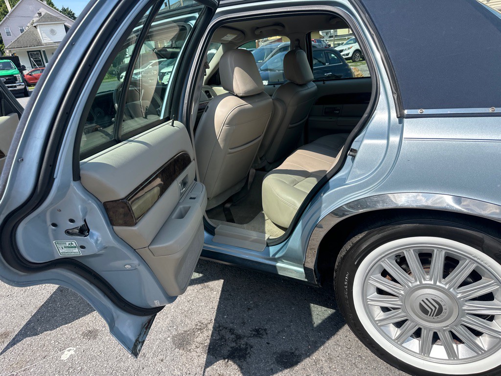 2010 Mercury Grand Marquis Image 13