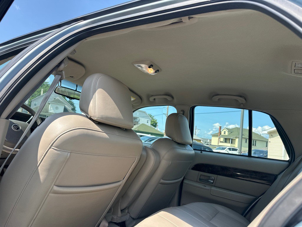 2010 Mercury Grand Marquis Image 15
