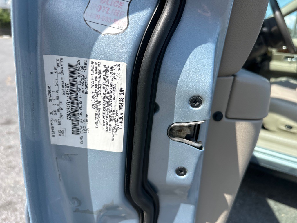2010 Mercury Grand Marquis Image 26