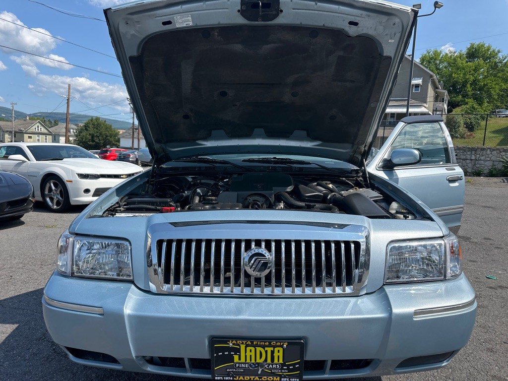 2010 Mercury Grand Marquis Image 29