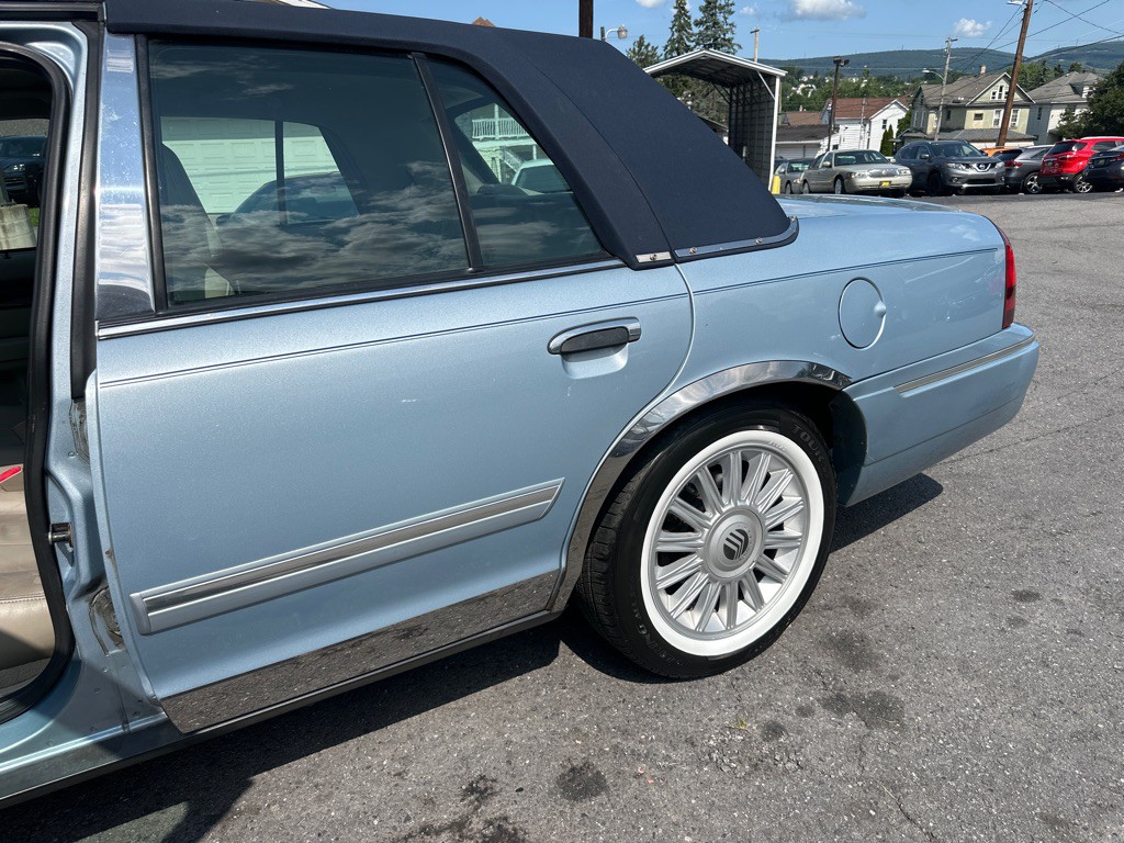 2010 Mercury Grand Marquis Image 37