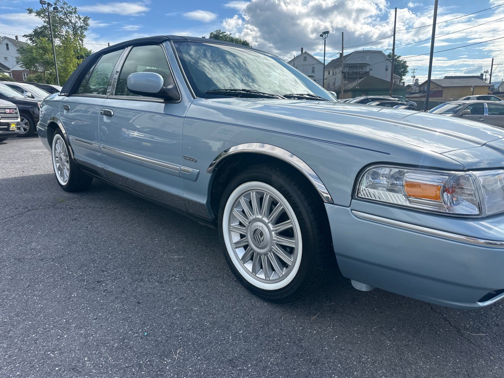 2010 Mercury Grand Marquis Image 61