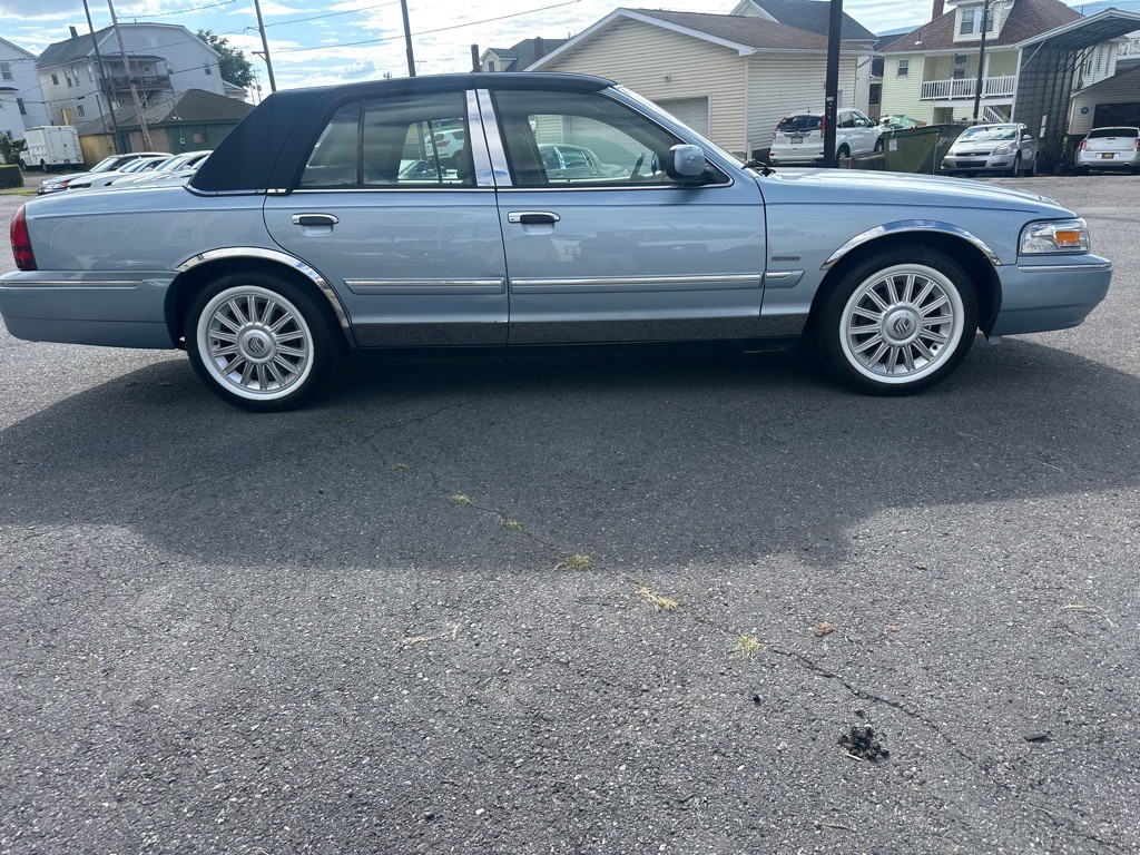 2010 Mercury Grand Marquis Image 62