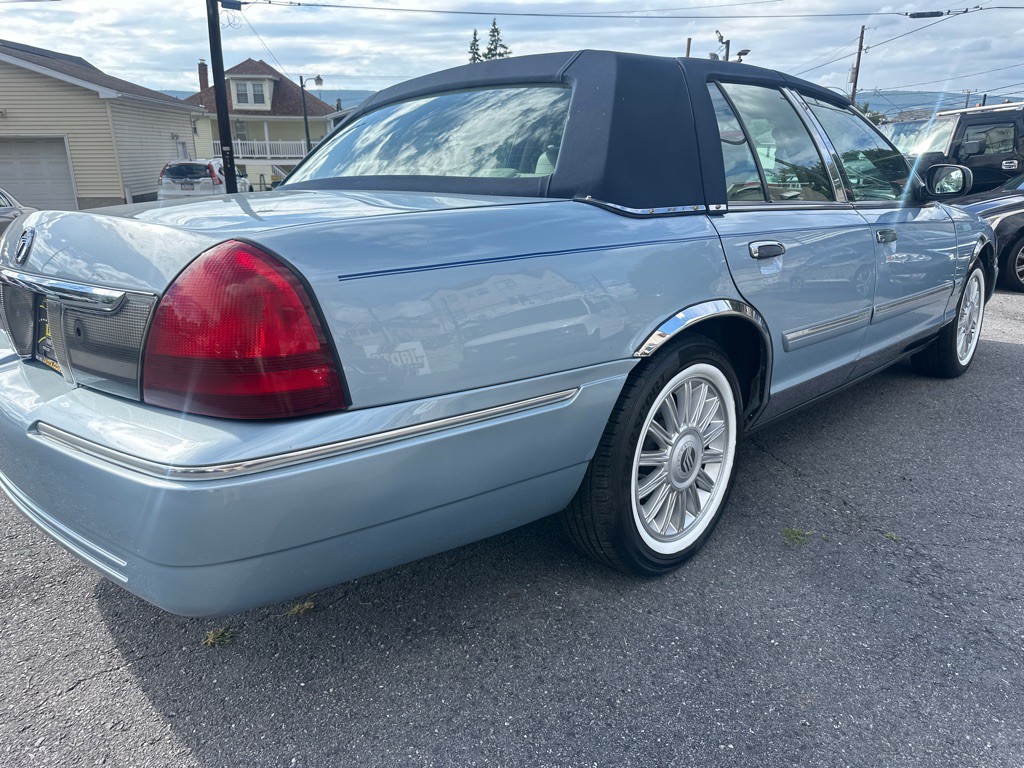 2010 Mercury Grand Marquis Image 63