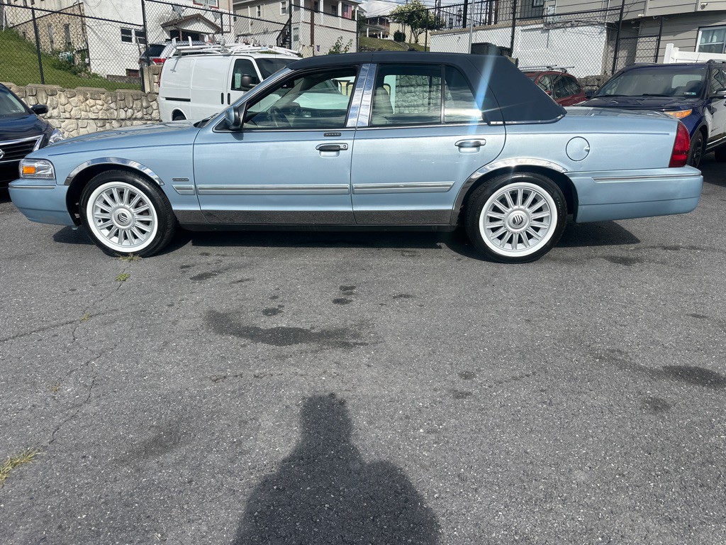 2010 Mercury Grand Marquis Image 65