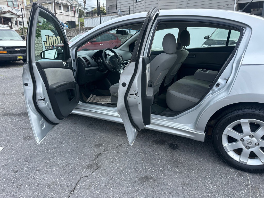 2010 Nissan Sentra Image 13