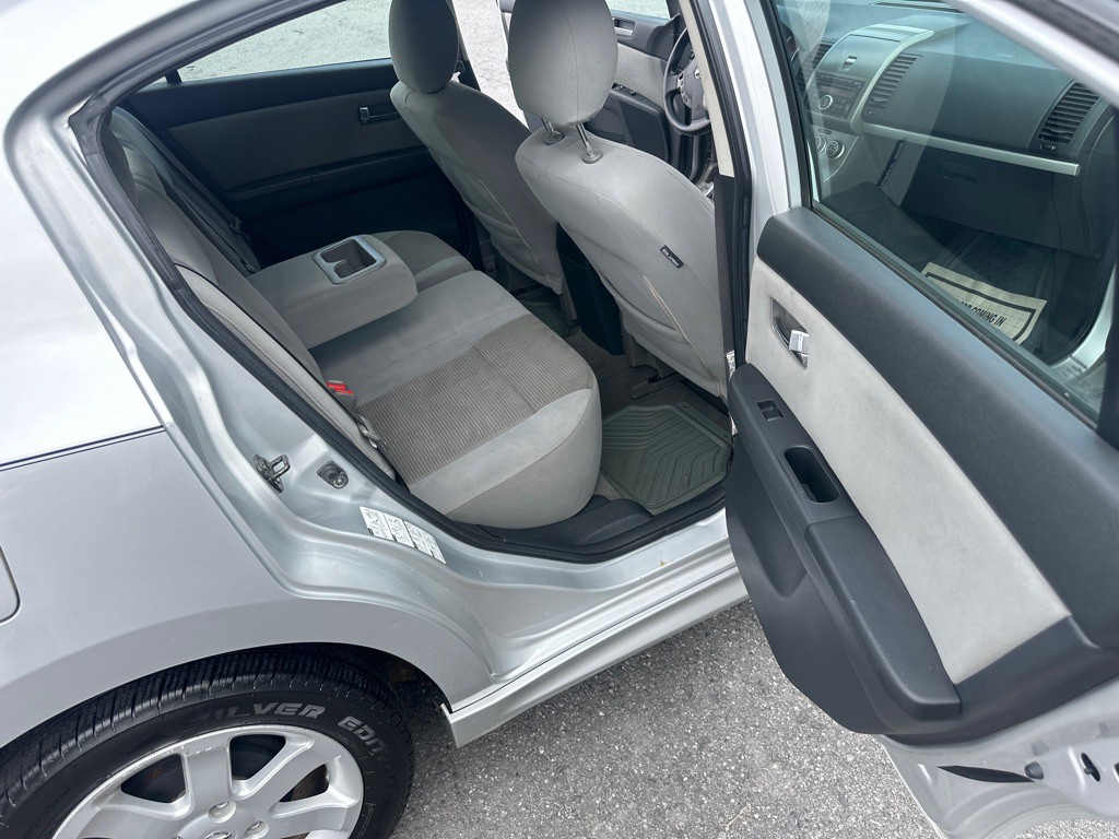 2010 Nissan Sentra Image 23