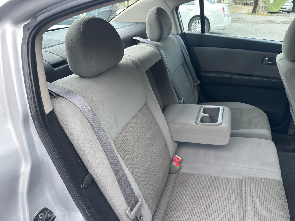 2010 Nissan Sentra Image 24