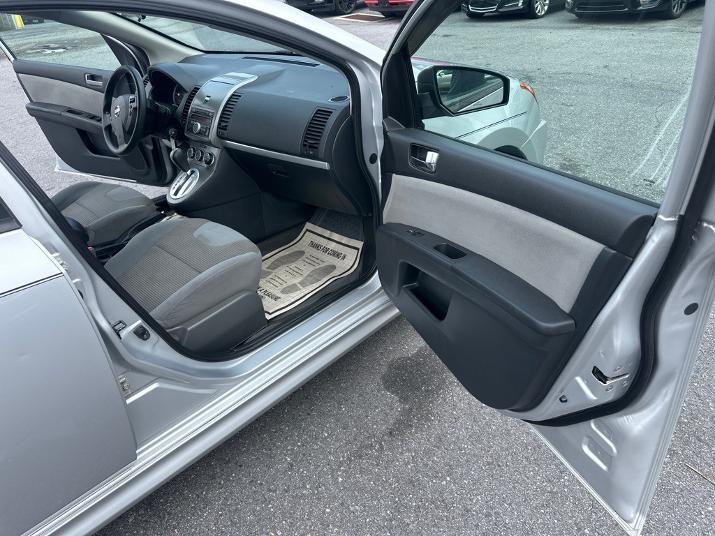 2010 Nissan Sentra Image 25