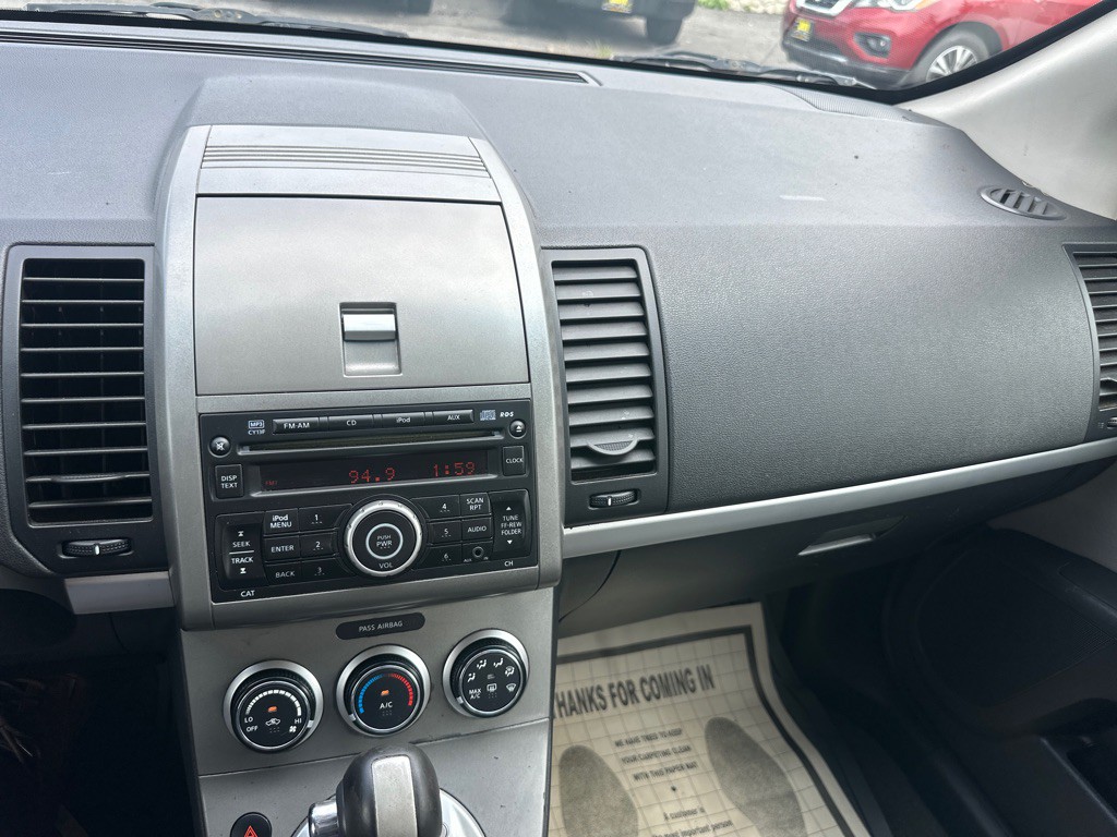 2010 Nissan Sentra Image 31