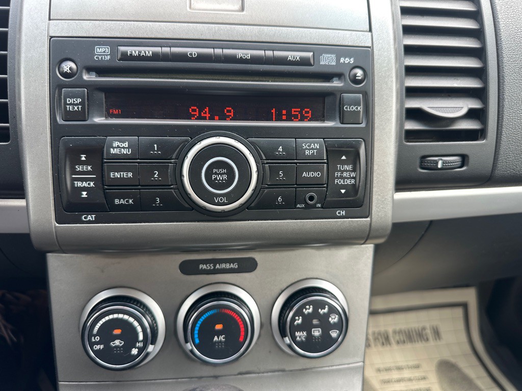 2010 Nissan Sentra Image 32