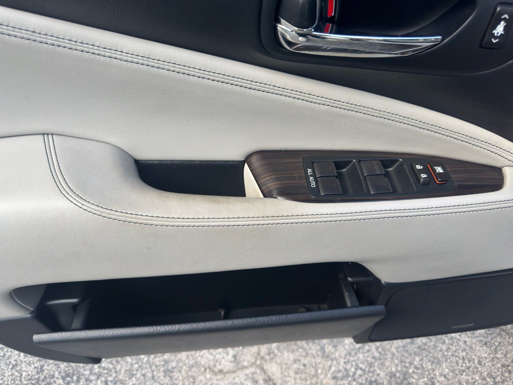 2013 Lexus LS Image 15