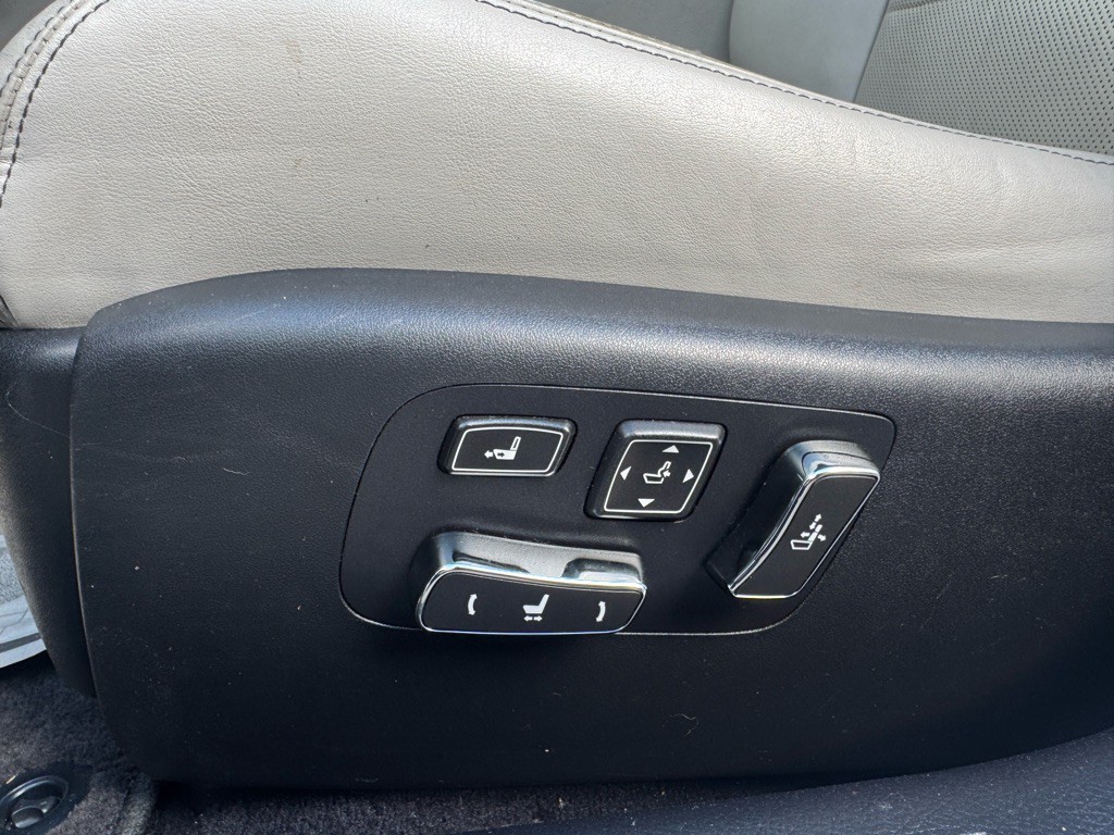 2013 Lexus LS Image 17