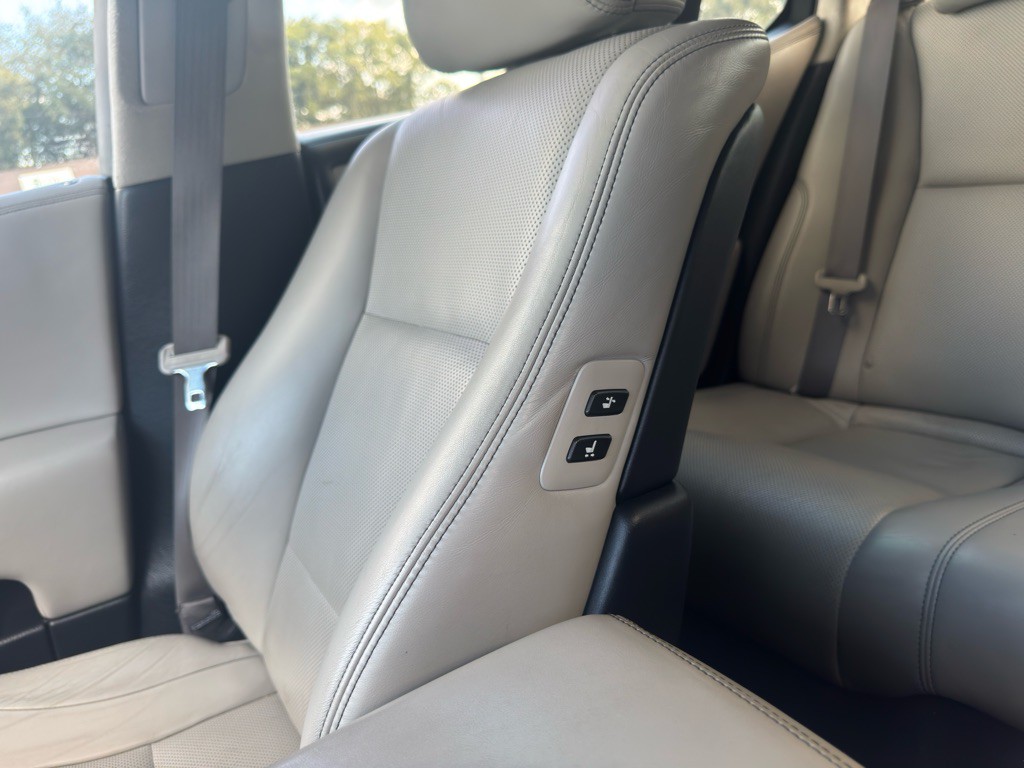 2013 Lexus LS Image 19