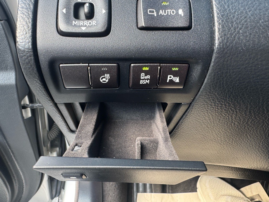 2013 Lexus LS Image 21