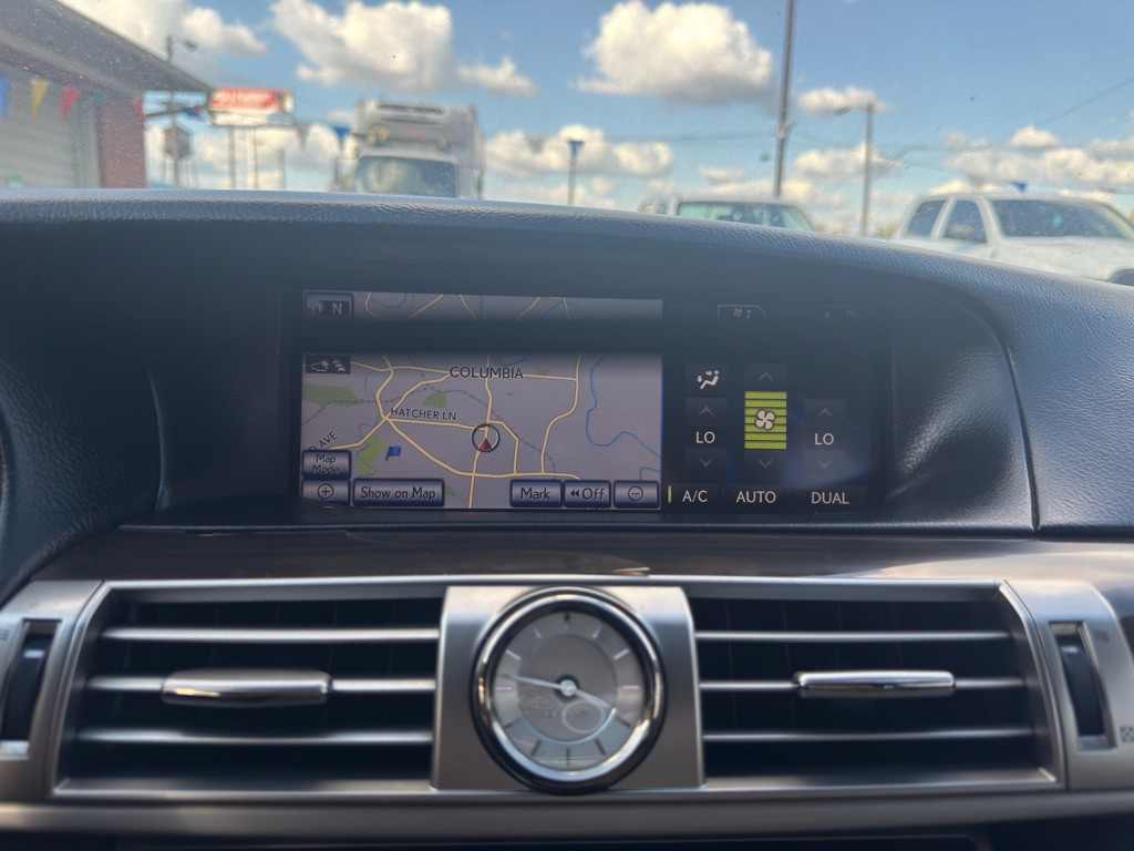 2013 Lexus LS Image 27