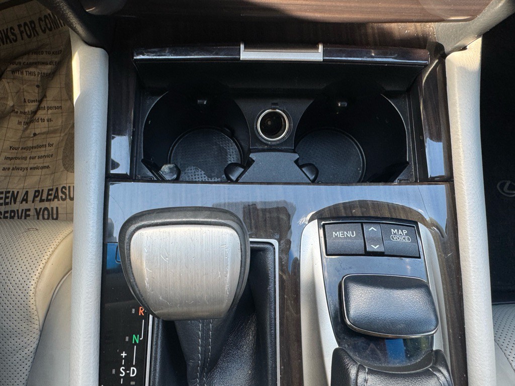 2013 Lexus LS Image 29